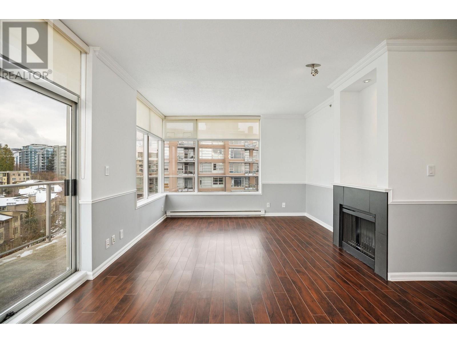 Listing Picture 3 of 38 : 904 9288 UNIVERSITY CRESCENT, Burnaby / 本拿比 - 魯藝地產 Yvonne Lu Group - MLS Medallion Club Member