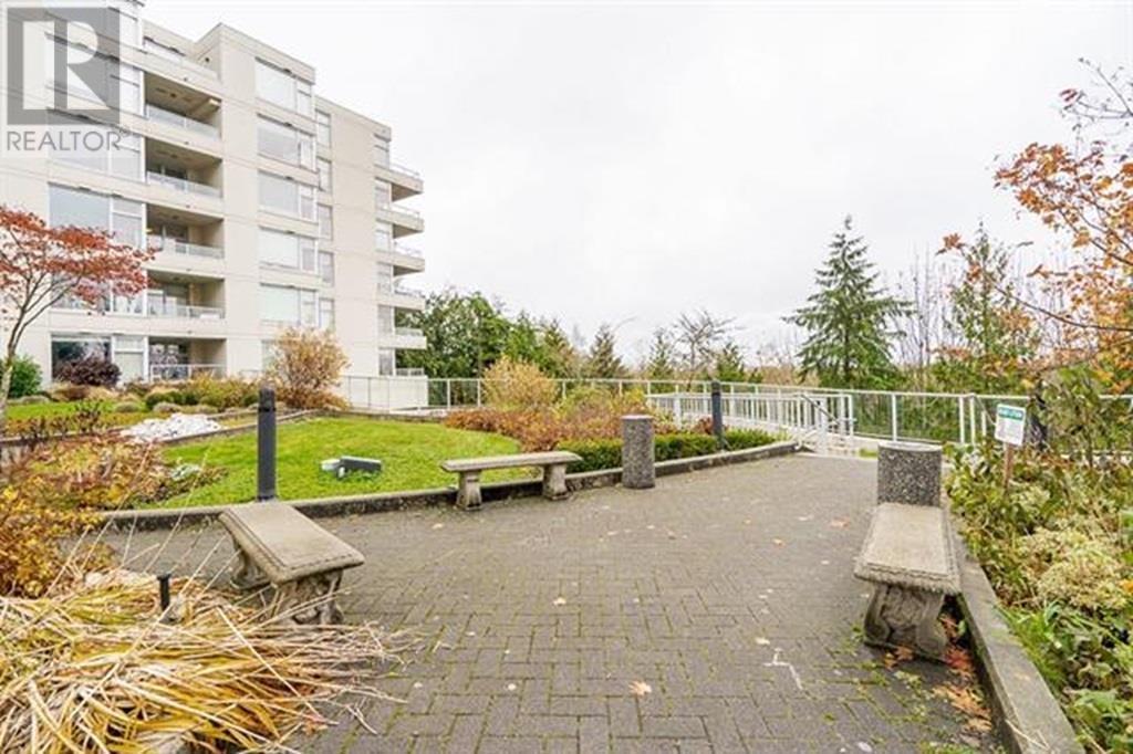 Listing Picture 32 of 38 : 904 9288 UNIVERSITY CRESCENT, Burnaby / 本拿比 - 魯藝地產 Yvonne Lu Group - MLS Medallion Club Member
