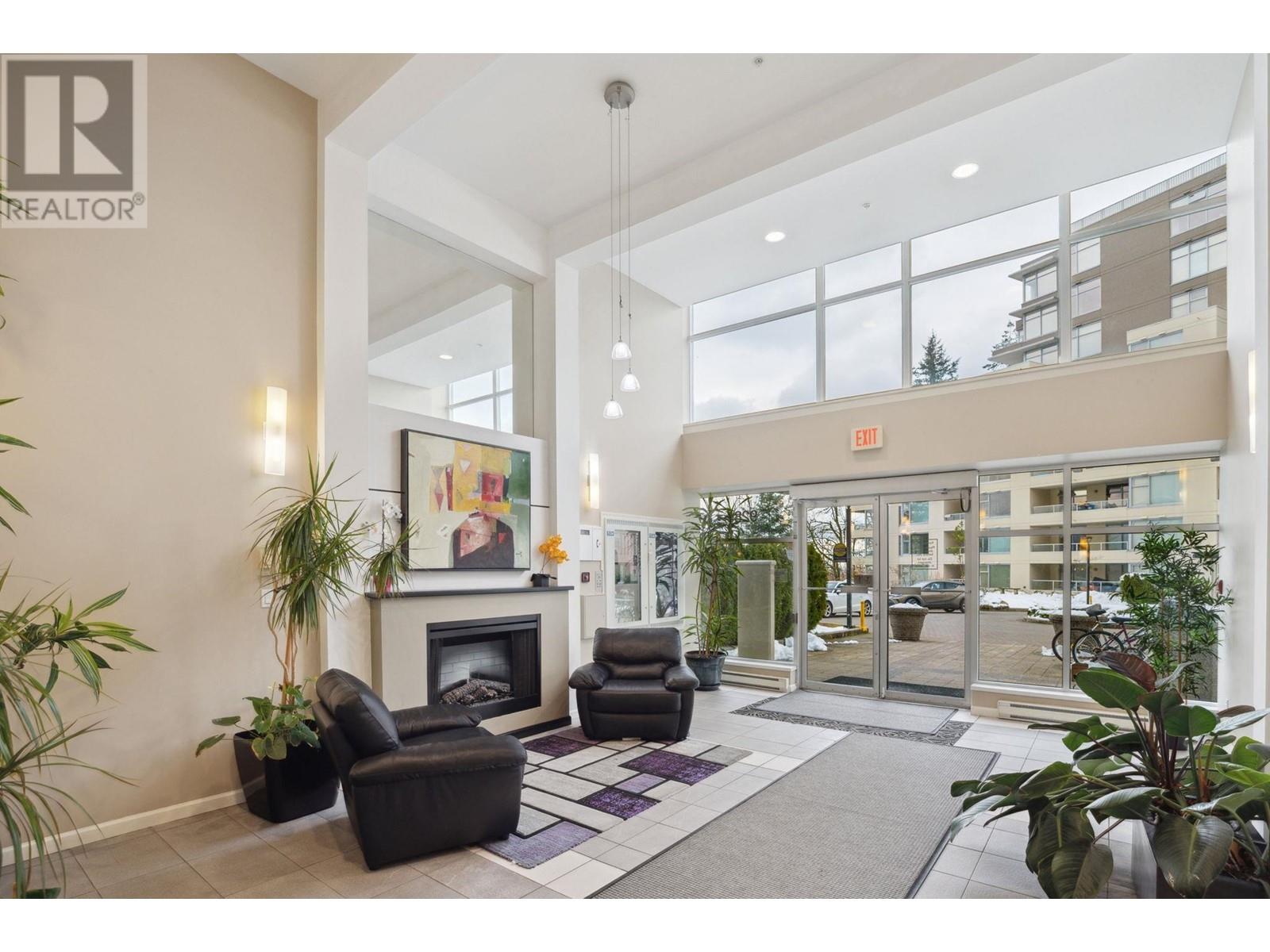 Listing Picture 35 of 38 : 904 9288 UNIVERSITY CRESCENT, Burnaby / 本拿比 - 魯藝地產 Yvonne Lu Group - MLS Medallion Club Member