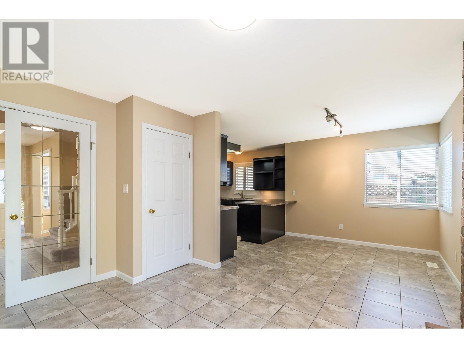 915 Citadel Drive, Port Coquitlam, British Columbia  V3C 5J2 - Photo 13 - R2951985