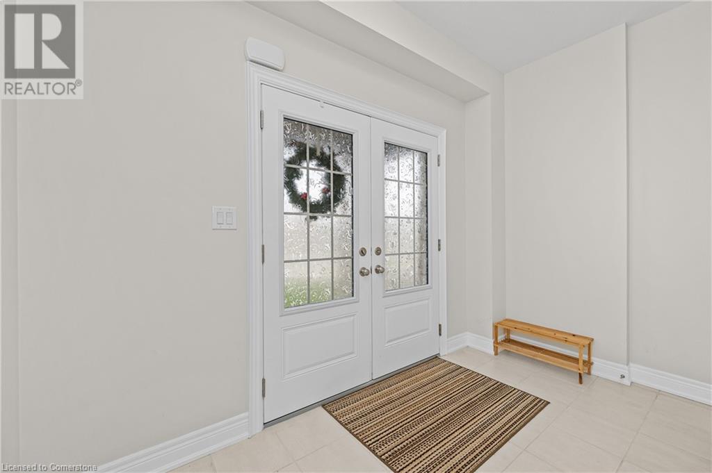 895 Burwell Street, Fort Erie, Ontario  L2A 0E2 - Photo 3 - 40687134