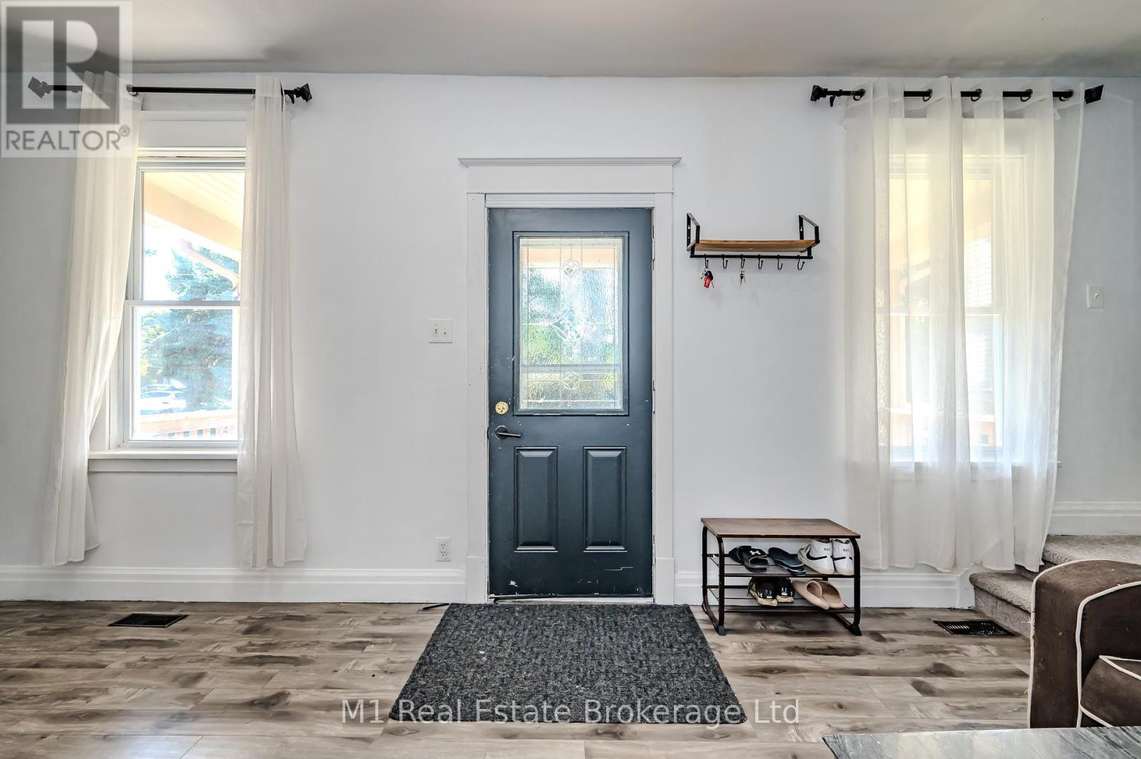 324 Edinburgh Road S, Guelph (Old University), Ontario  N1G 2K5 - Photo 5 - X11904903