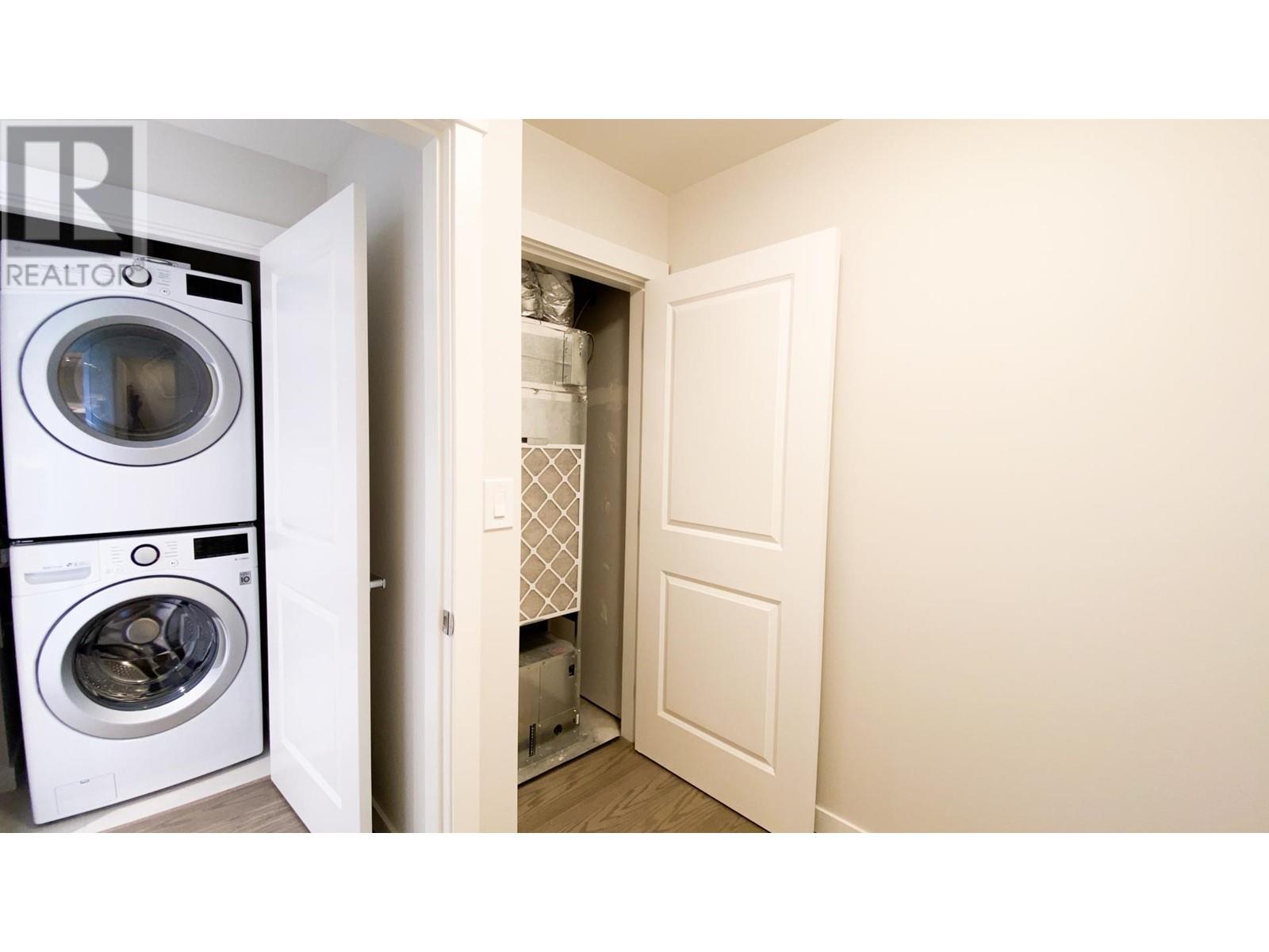 Listing Picture 5 of 28 : 1310 3533 ROSS DRIVE, Vancouver / 溫哥華 - 魯藝地產 Yvonne Lu Group - MLS Medallion Club Member