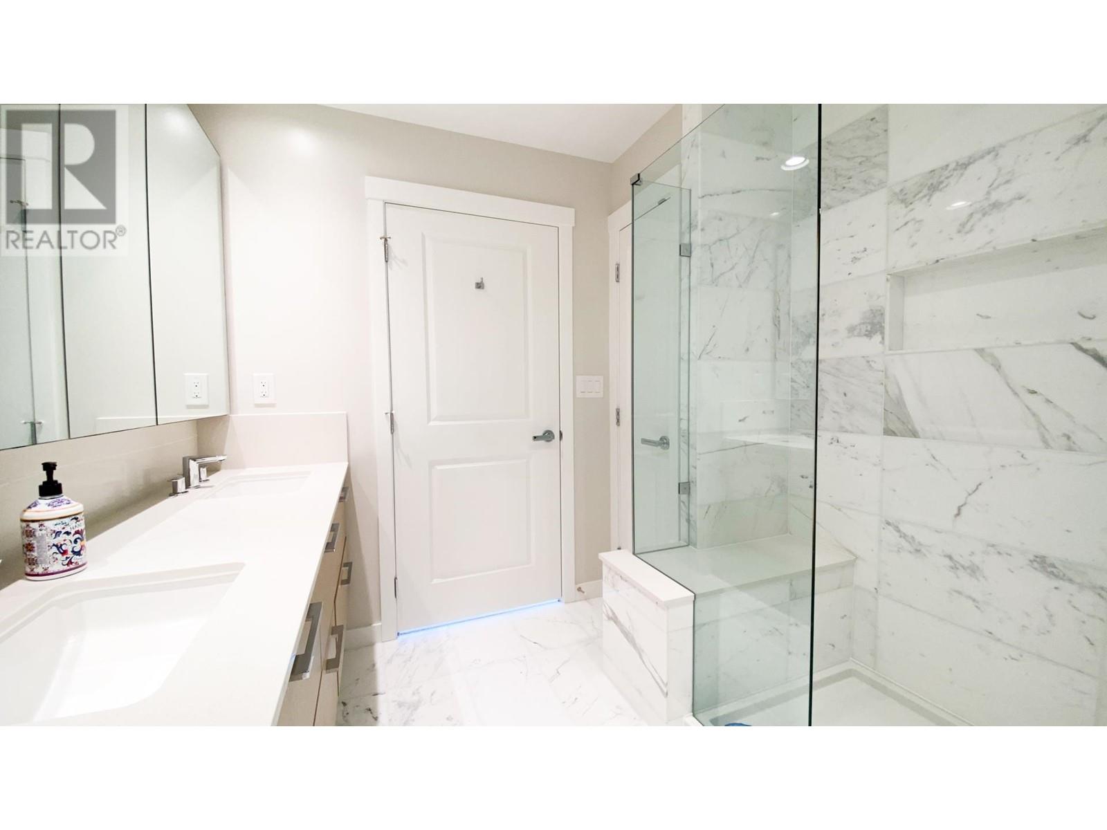 Listing Picture 14 of 28 : 1310 3533 ROSS DRIVE, Vancouver / 溫哥華 - 魯藝地產 Yvonne Lu Group - MLS Medallion Club Member