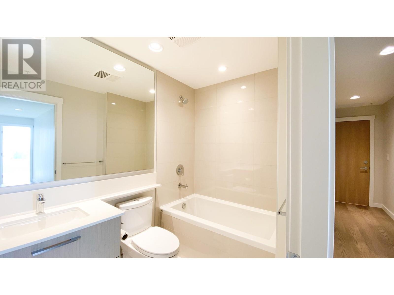 Listing Picture 19 of 28 : 1310 3533 ROSS DRIVE, Vancouver / 溫哥華 - 魯藝地產 Yvonne Lu Group - MLS Medallion Club Member