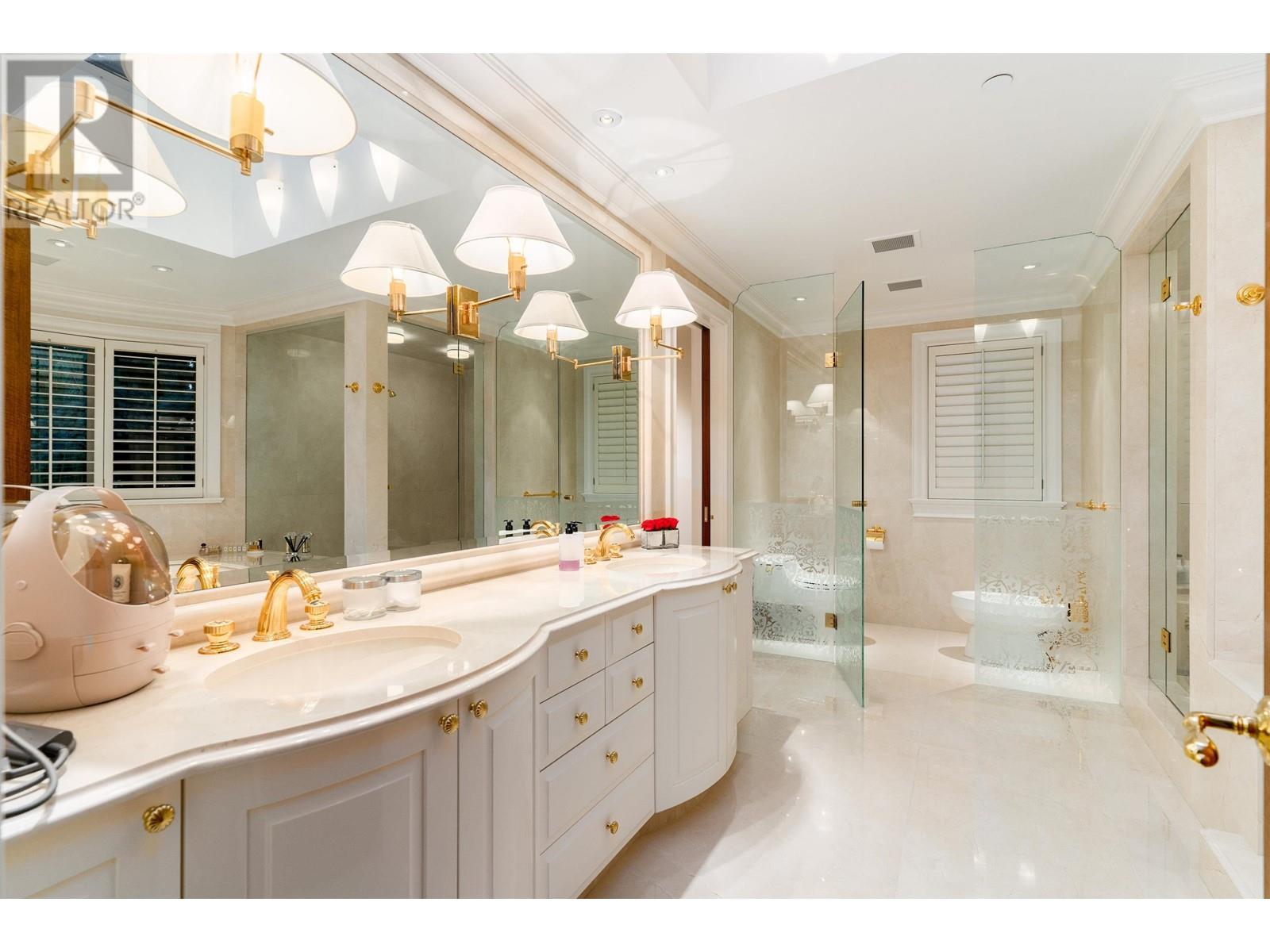 Listing Picture 14 of 31 : 4778 DRUMMOND DRIVE, Vancouver / 溫哥華 - 魯藝地產 Yvonne Lu Group - MLS Medallion Club Member