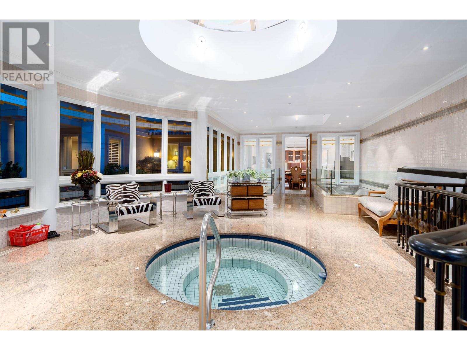Listing Picture 21 of 31 : 4778 DRUMMOND DRIVE, Vancouver / 溫哥華 - 魯藝地產 Yvonne Lu Group - MLS Medallion Club Member