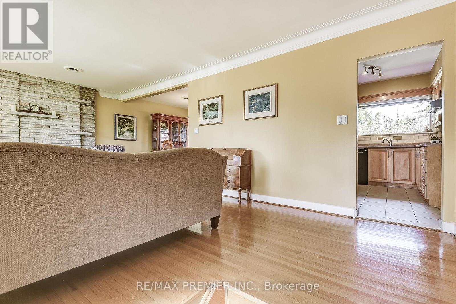 Property at 1 GRAM STREET image 4
