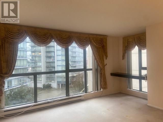 Listing Picture 7 of 17 : 703 8246 LANSDOWNE ROAD, Richmond / 烈治文 - 魯藝地產 Yvonne Lu Group - MLS Medallion Club Member