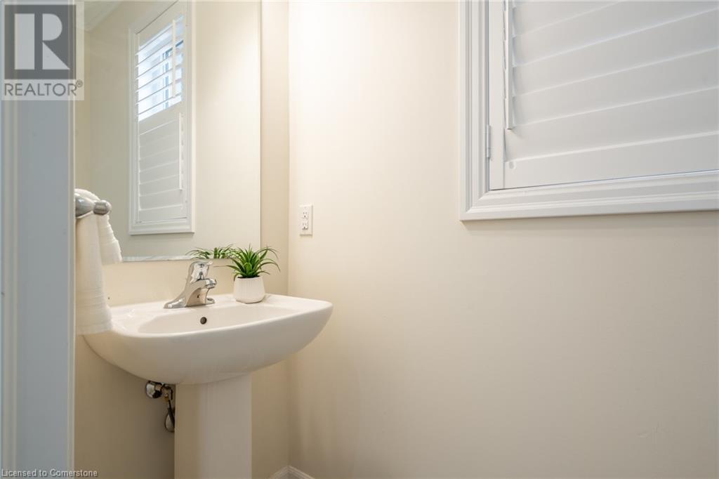 31 Forest Ridge Avenue, Waterdown, Ontario  L8B 1V5 - Photo 6 - 40687157