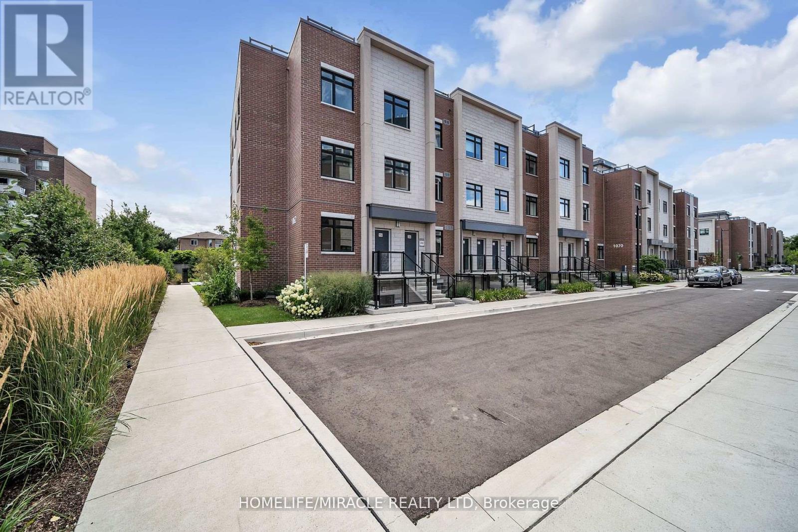 230 - 1062 Douglas Mccurdy Common N, Mississauga, Ontario  L5G 4B1 - Photo 4 - W11905100