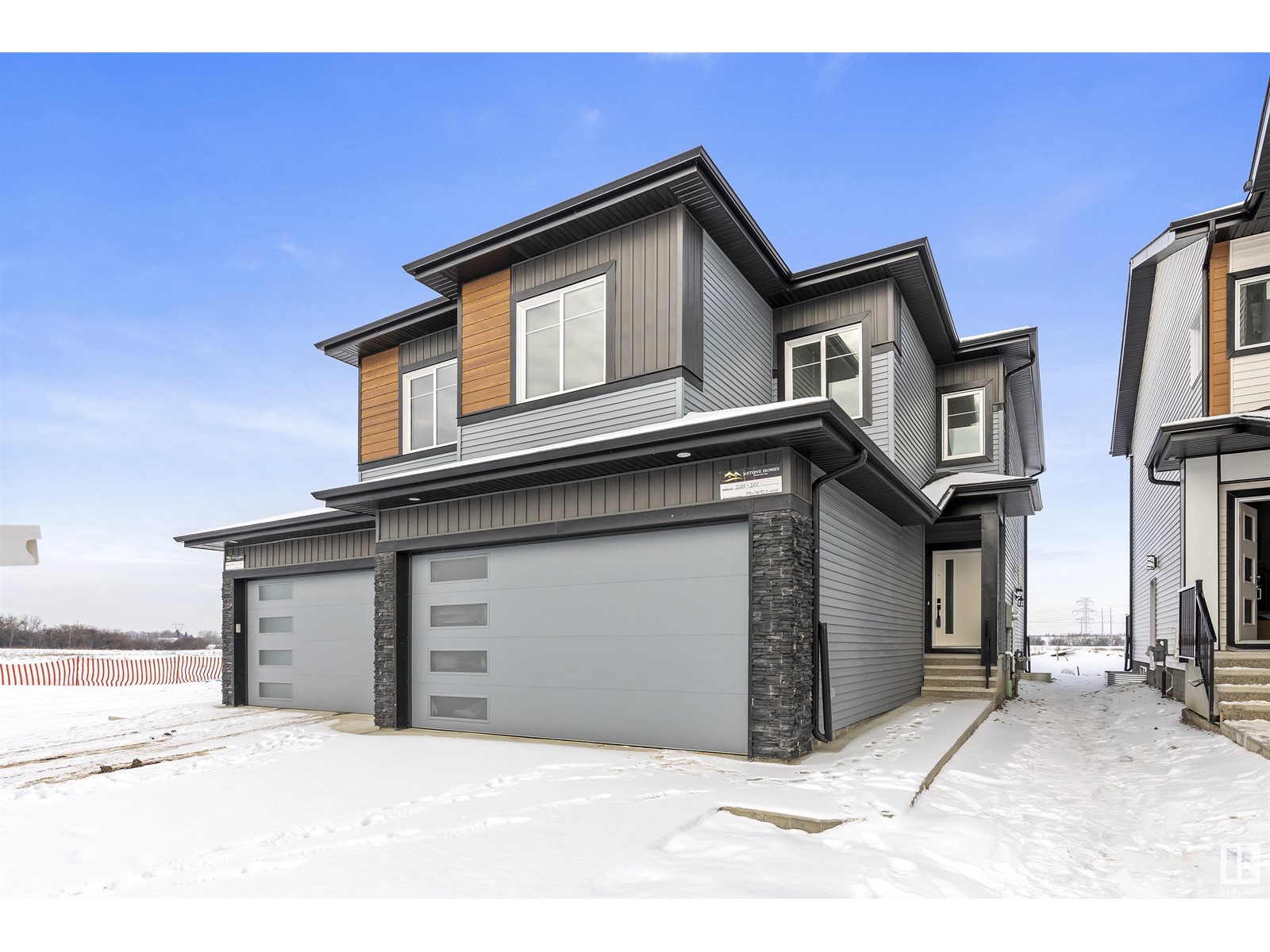 2028 155 AV NW, Edmonton, Alberta