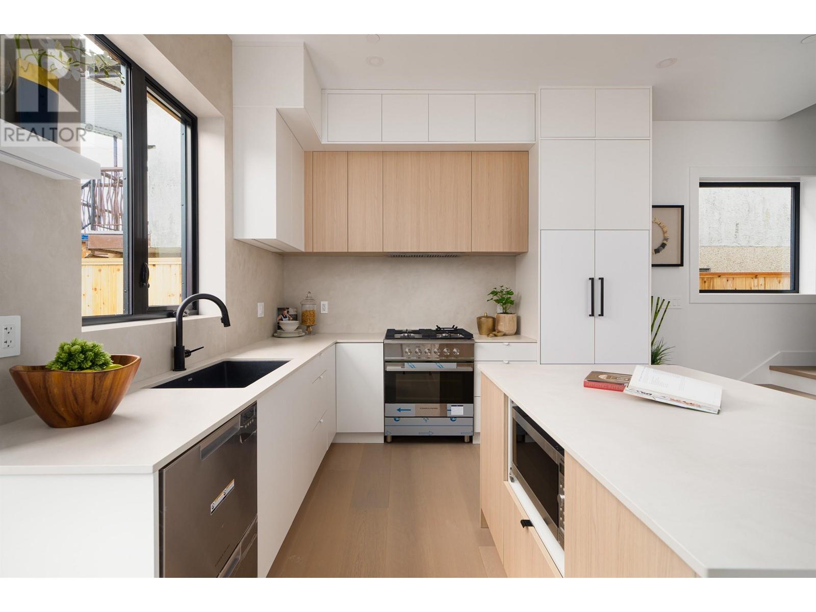 2 2474 E 21ST AVENUE