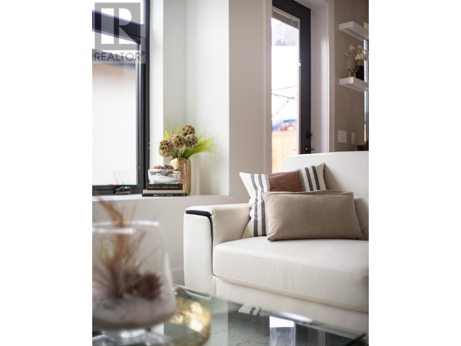 2 2474 E 21ST AVENUE