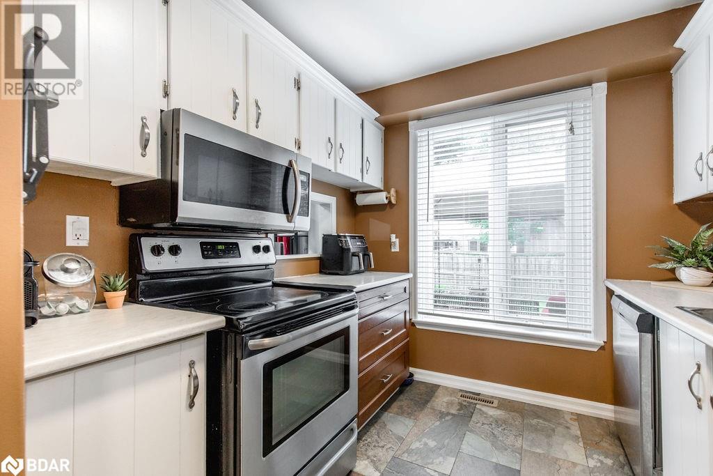 18 Christie Crescent, Barrie, Ontario  L4N 4W8 - Photo 11 - 40682742