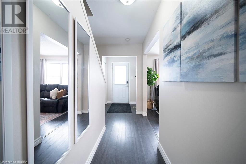 7 Fenwick Court, Brantford, Ontario  N3P 1B1 - Photo 4 - 40686345