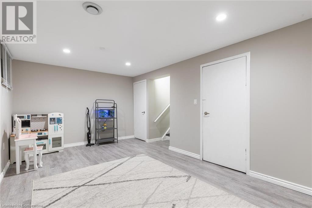 11 Harrisford Street Unit# 100, Hamilton, Ontario  L8K 6L7 - Photo 27 - 40687046