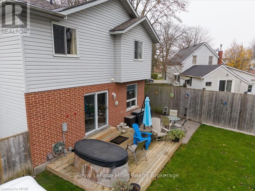 8 Oak Street, Stratford, Ontario  N5A 2G1 - Photo 36 - X11822837