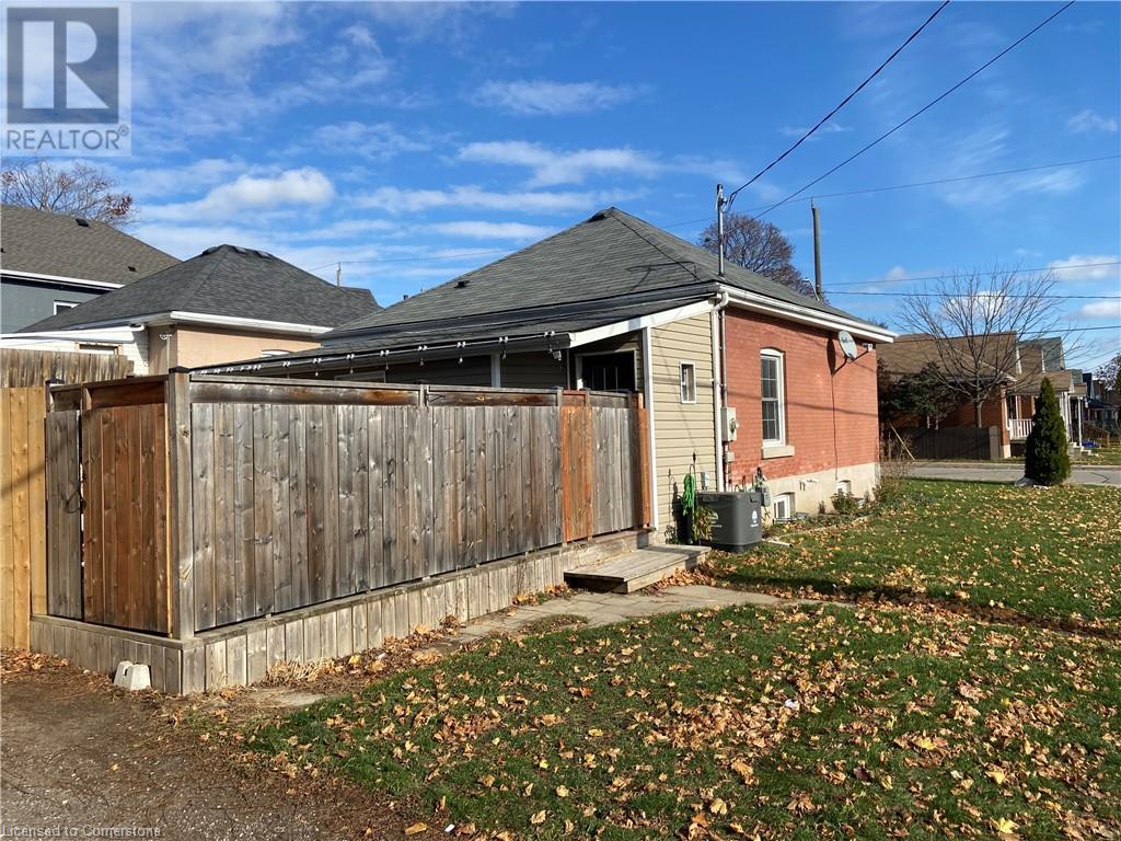 119 Superior Street, Brantford, Ontario  N3S 2K9 - Photo 3 - 40687019