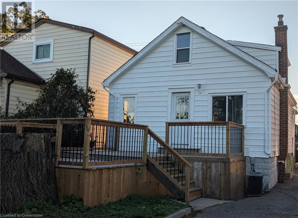 590 Woodward Avenue, Hamilton, Ontario  L8H 6P1 - Photo 2 - 40687165