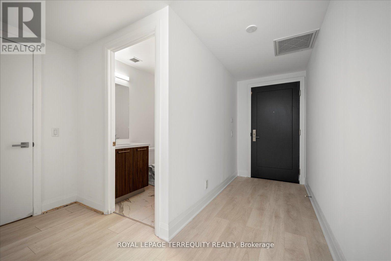 Property at 1406 - 33 FREDERICK TODD WAY image 2