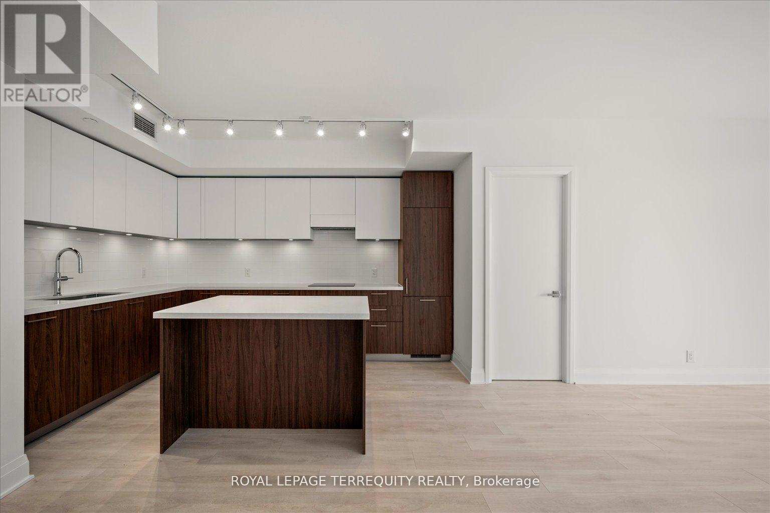 Property at 1406 - 33 FREDERICK TODD WAY image 4