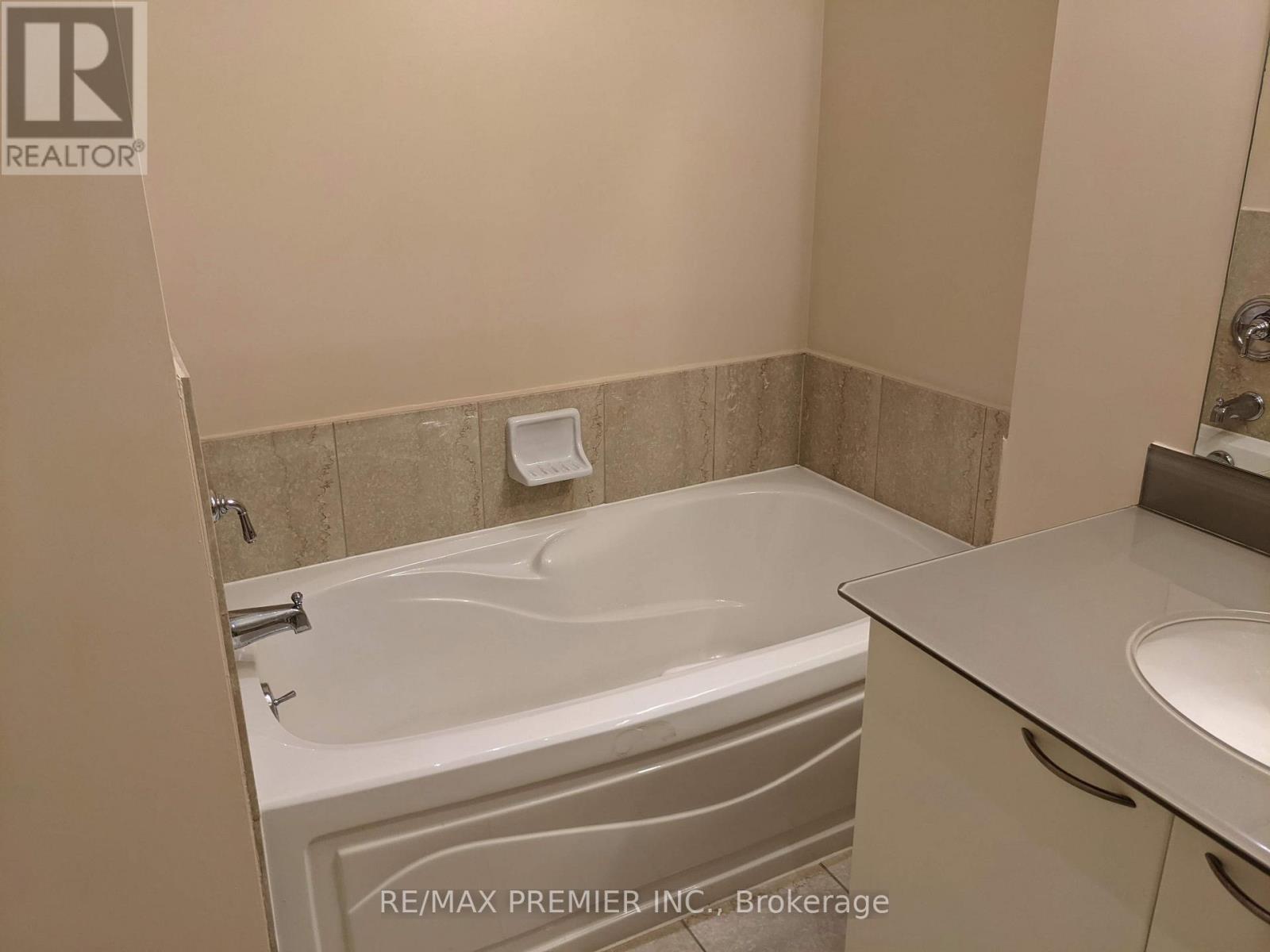 301 - 88 Palace Pier Court, Toronto, Ontario  M8V 4C2 - Photo 21 - W11905341