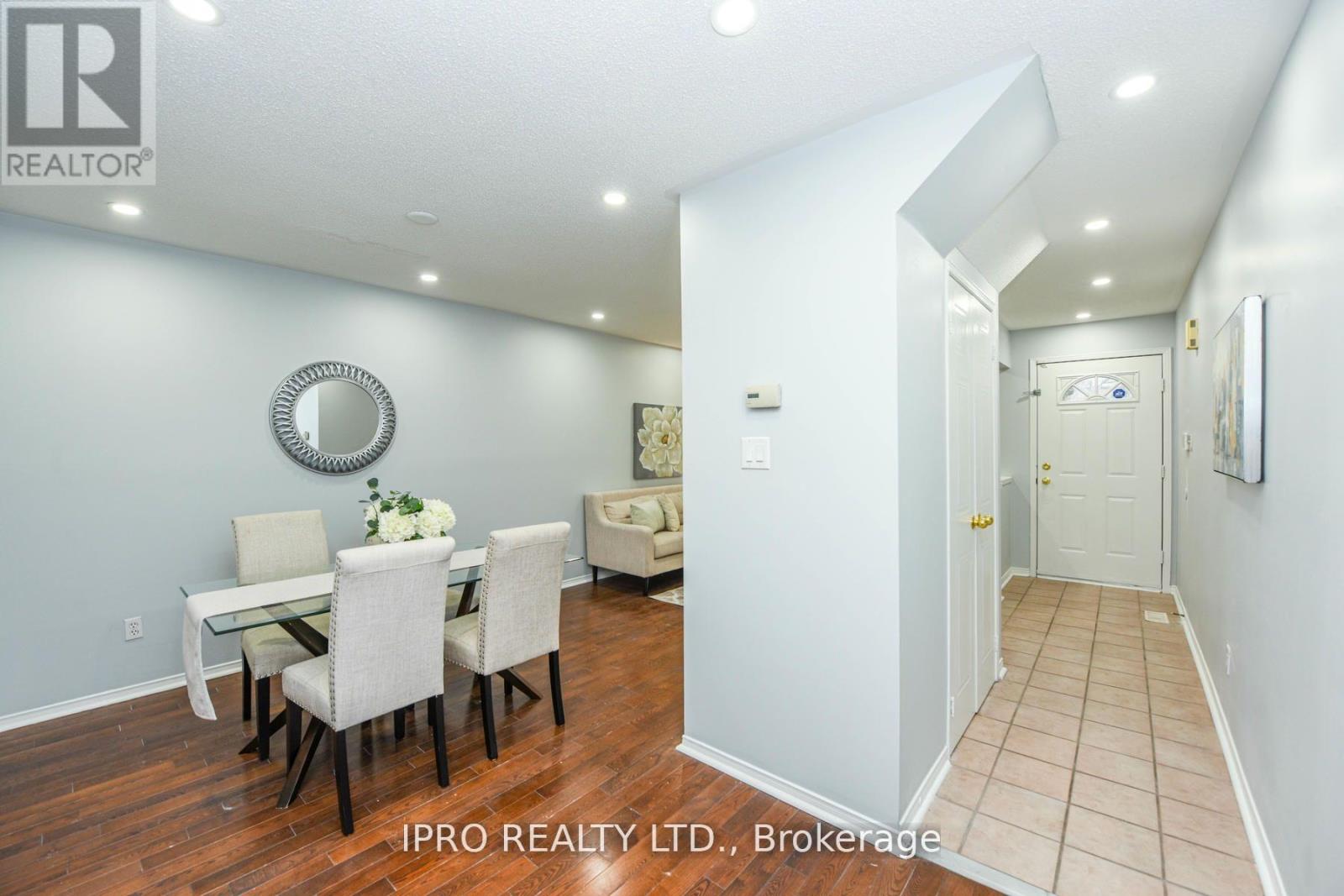 22 Desert Sand Drive, Brampton, Ontario  L6R 1V5 - Photo 7 - W11905345