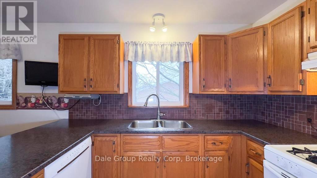 25 Jordan  (Belgrave) Drive, North Huron, Ontario  N0G 1E0 - Photo 11 - X11905463