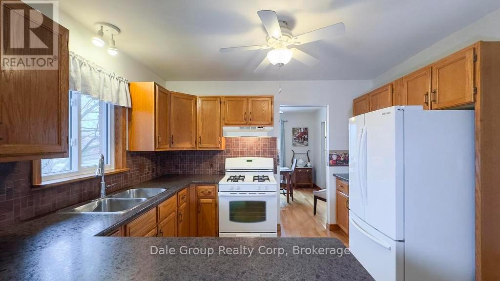 25 Jordan  (Belgrave) Drive, North Huron, Ontario  N0G 1E0 - Photo 12 - X11905463