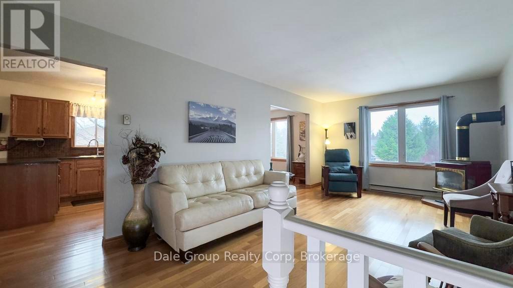 25 Jordan  (Belgrave) Drive, North Huron, Ontario  N0G 1E0 - Photo 7 - X11905463