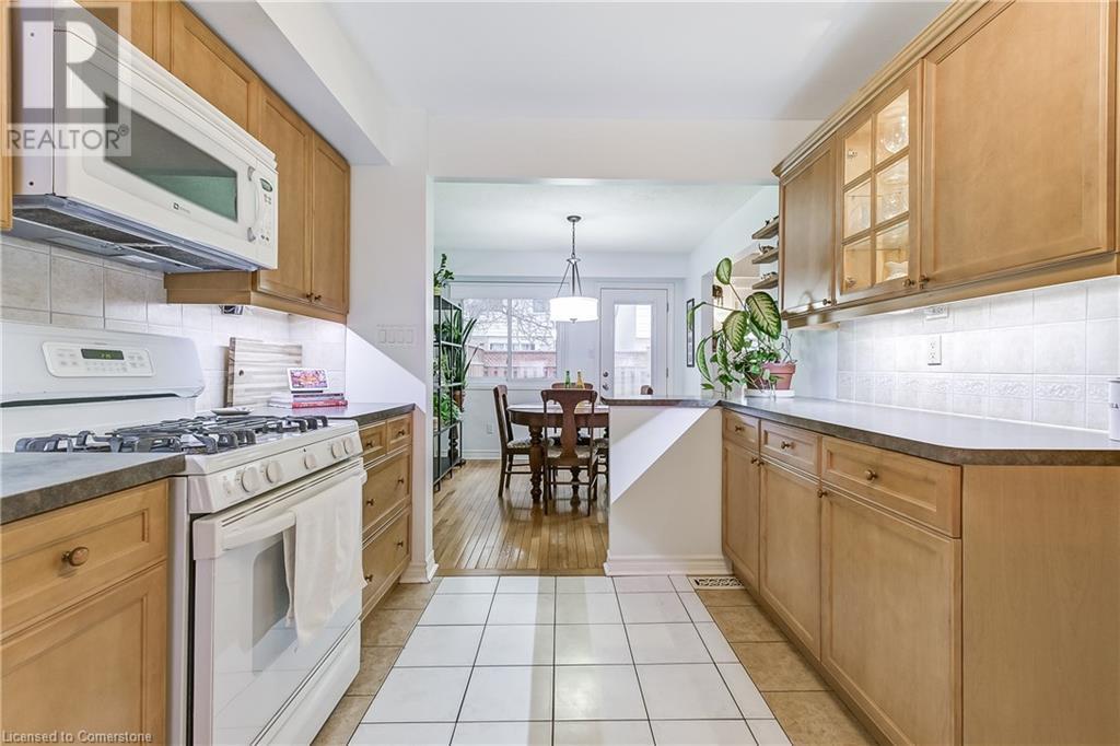 100 St Andrews Court Unit# 13, Hamilton, Ontario  L8K 6H2 - Photo 9 - 40686726