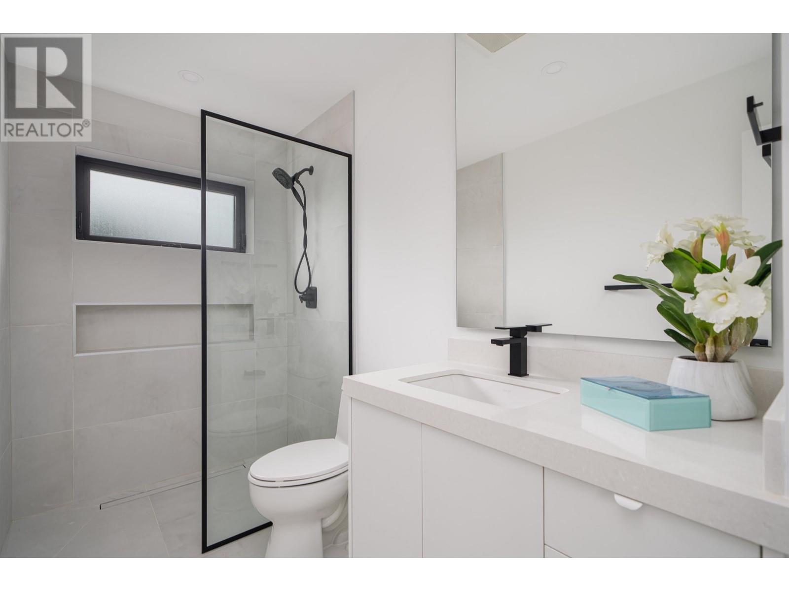 1 2474 E 21ST AVENUE