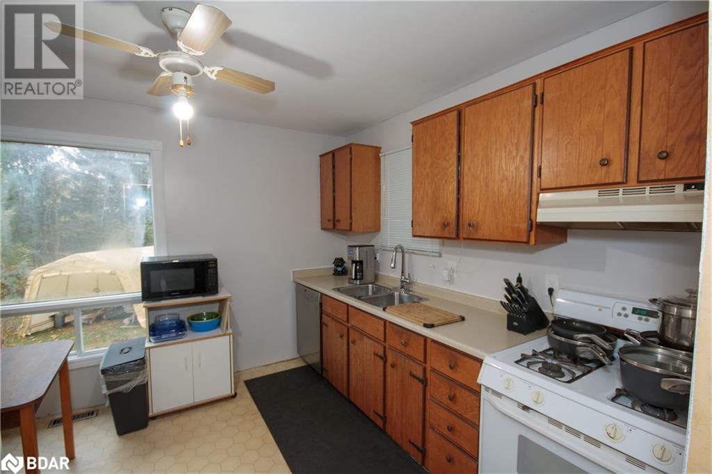 17 Mcconkey Place, Barrie, Ontario  L4N 6H1 - Photo 6 - 40687275