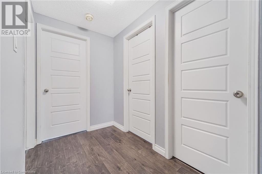 8 Muscot Drive, Hamilton, Ontario  L8J 1X2 - Photo 25 - 40687296