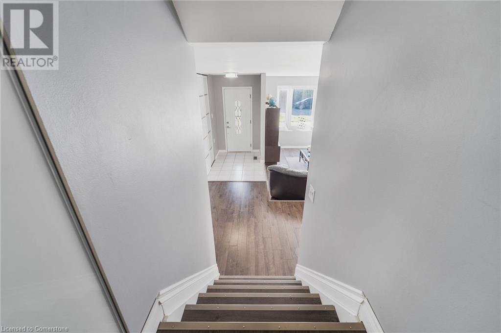 8 Muscot Drive, Hamilton, Ontario  L8J 1X2 - Photo 27 - 40687296