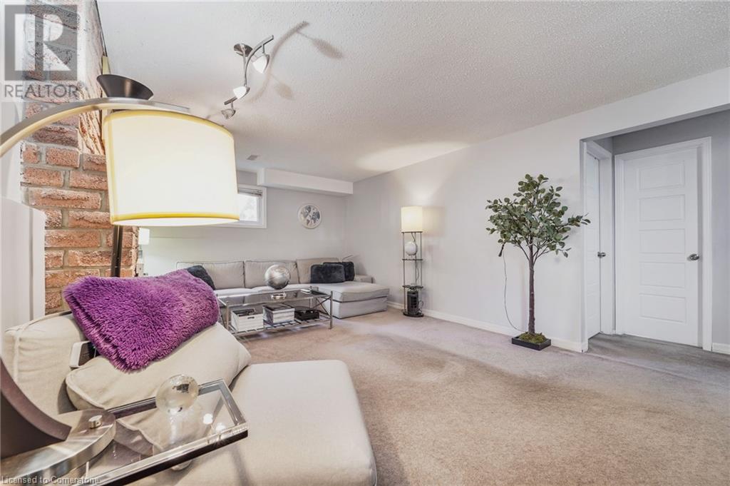 8 Muscot Drive, Hamilton, Ontario  L8J 1X2 - Photo 32 - 40687296