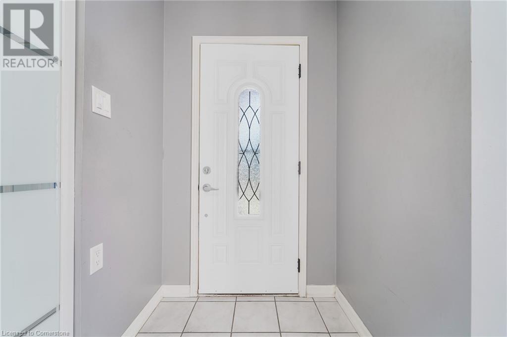 8 Muscot Drive, Hamilton, Ontario  L8J 1X2 - Photo 6 - 40687296