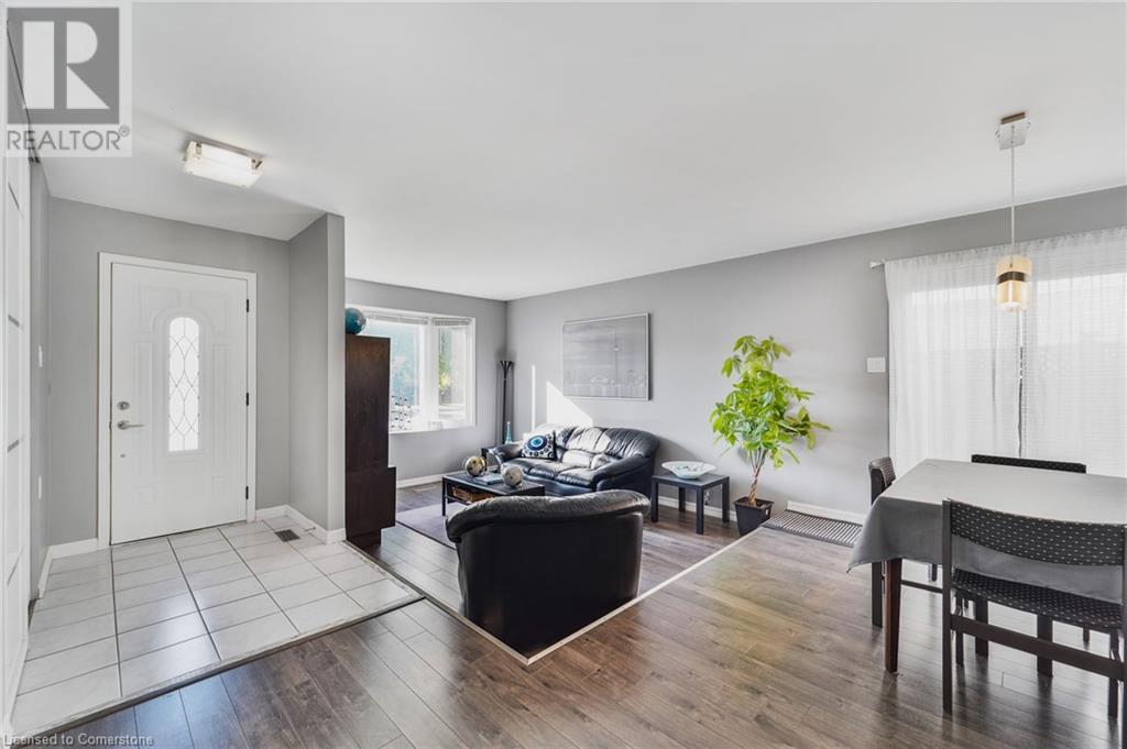 8 Muscot Drive, Hamilton, Ontario  L8J 1X2 - Photo 7 - 40687296