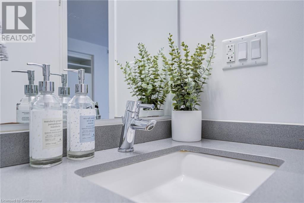 5260 Dundas Street Unit# C202, Burlington, Ontario  L7L 0J7 - Photo 41 - 40687208