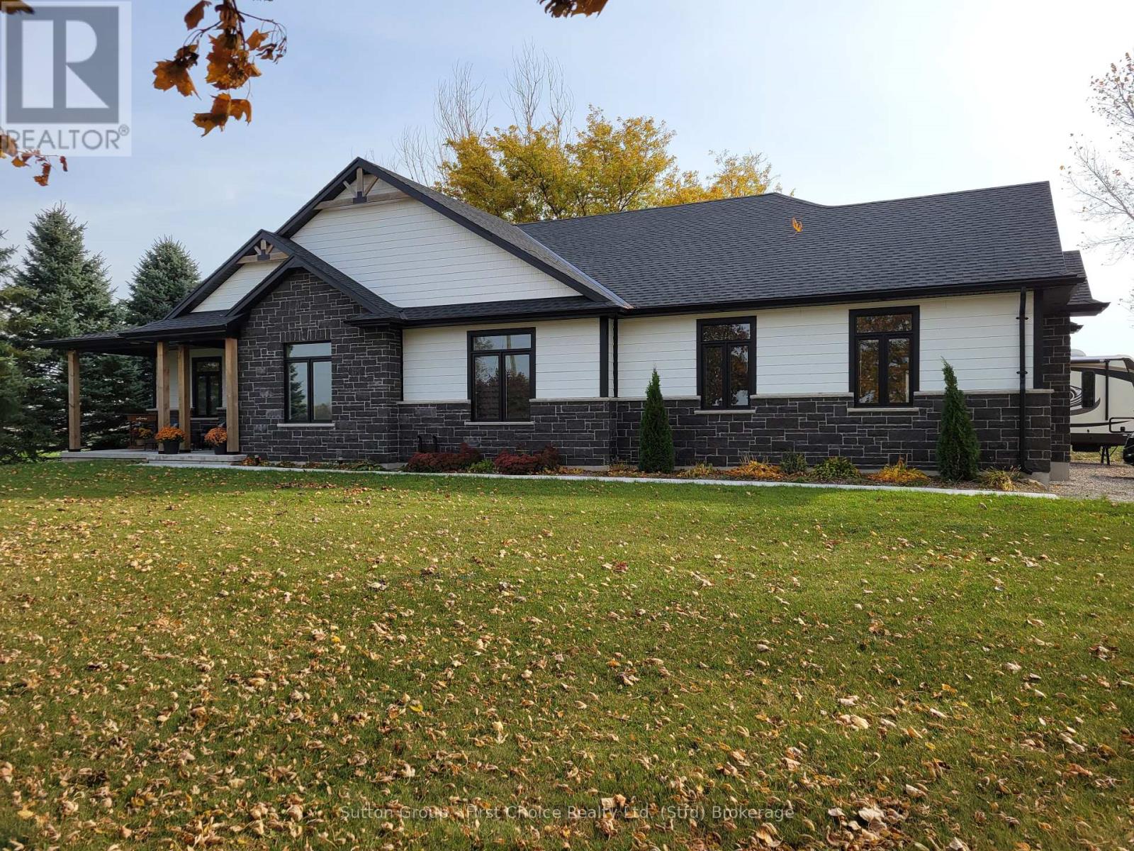 4557 Perth Road 180, West Perth (Logan), Ontario  N0K 1E0 - Photo 2 - X11898532