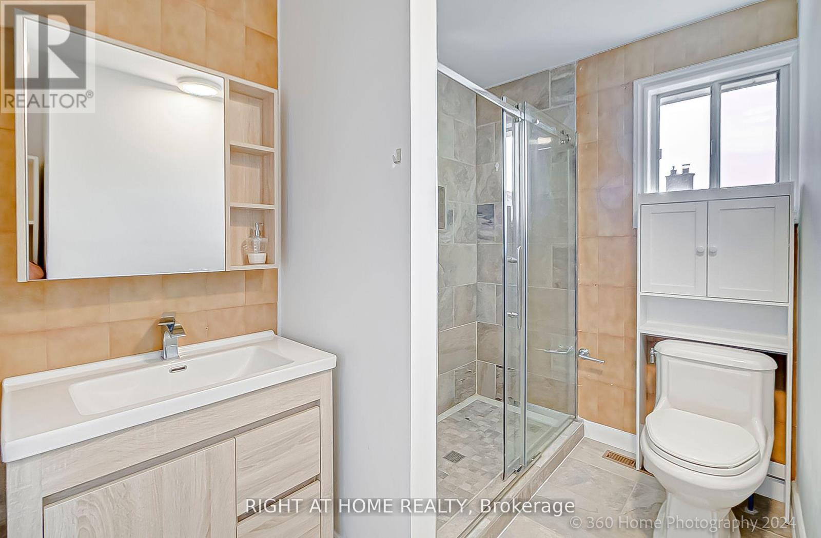 35 Highland Hill, Toronto, Ontario  M6A 2P7 - Photo 6 - W11905587