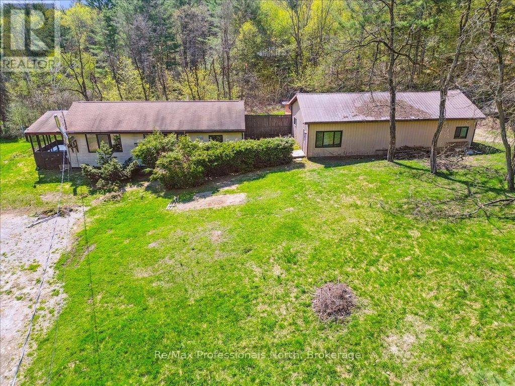 1090 WHITES ROAD, Muskoka Lakes, Ontario