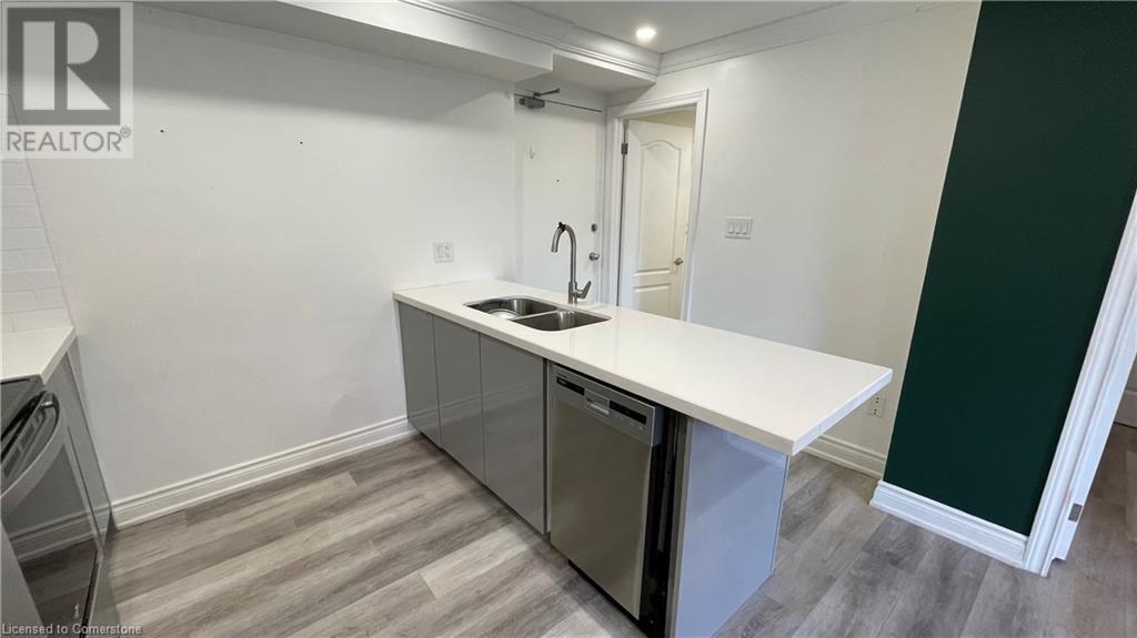 700 Lawrence Road Unit# 101, Hamilton, Ontario  L8K 1Z5 - Photo 2 - 40687308