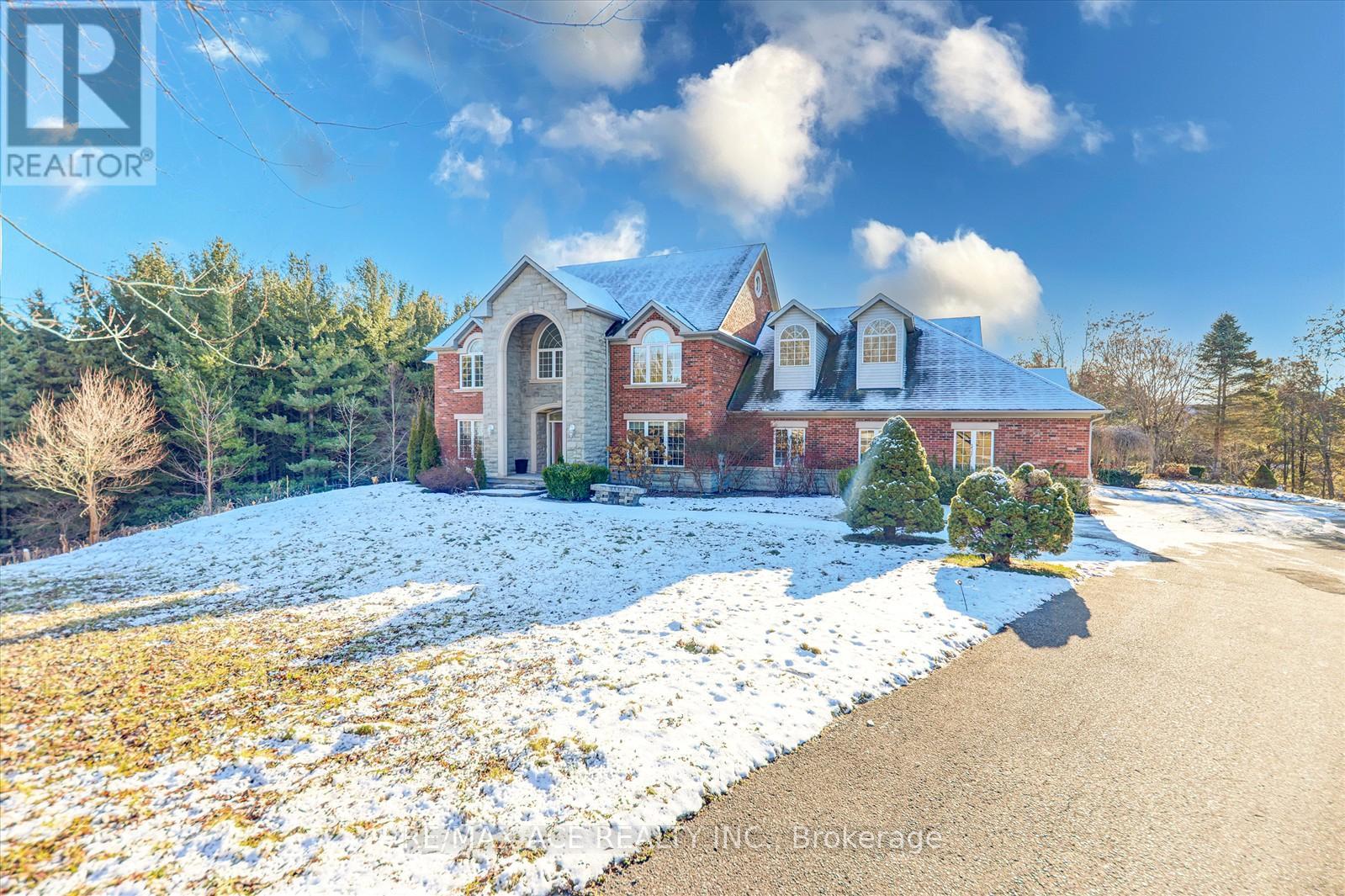 10 STONEHART STREET, Caledon, Ontario