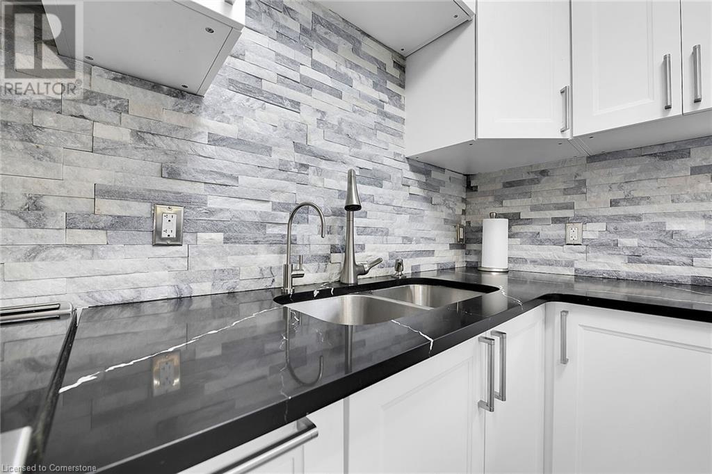 53 1/2 Robins Avenue, Hamilton, Ontario  L8H 4N3 - Photo 5 - 40687140