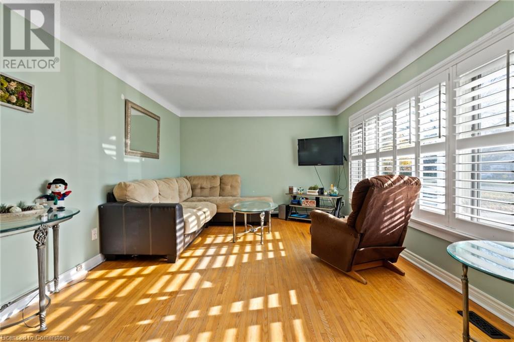 3 Broadmore Avenue, St. Catharines, Ontario  L2M 6A4 - Photo 6 - 40687344