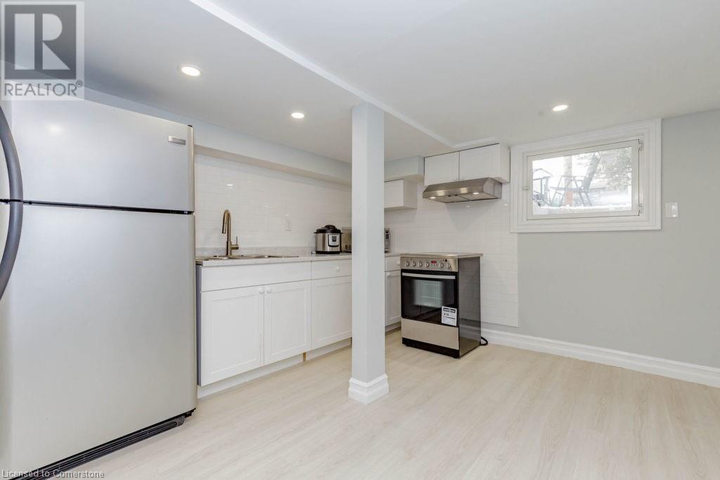 36 Dodson Street, Hamilton, Ontario  L9A 3K6 - Photo 3 - 40687309