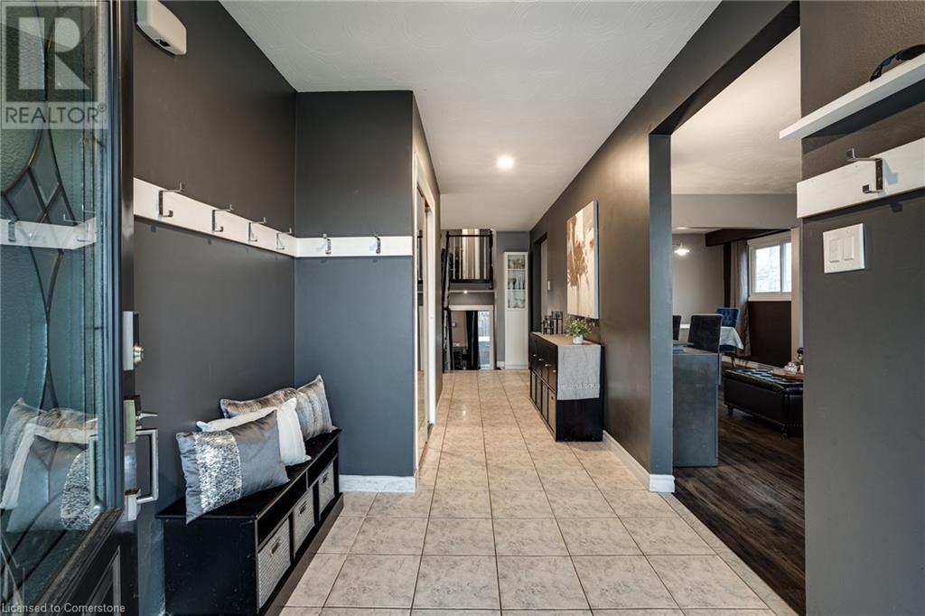 75 Colcrest Street, Hamilton, Ontario  L8E 3Y6 - Photo 2 - 40684880