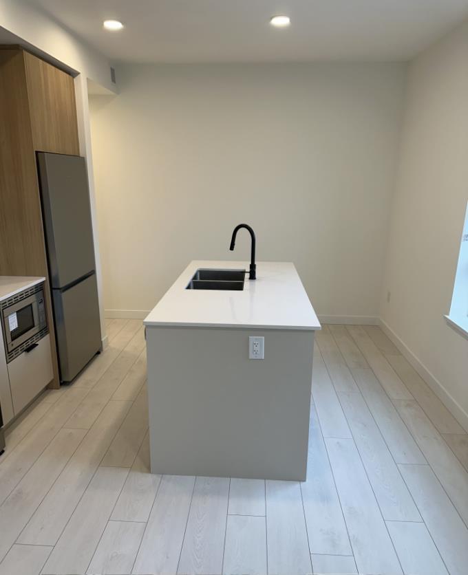 Property at 317 13439 94A AVENUE image 2